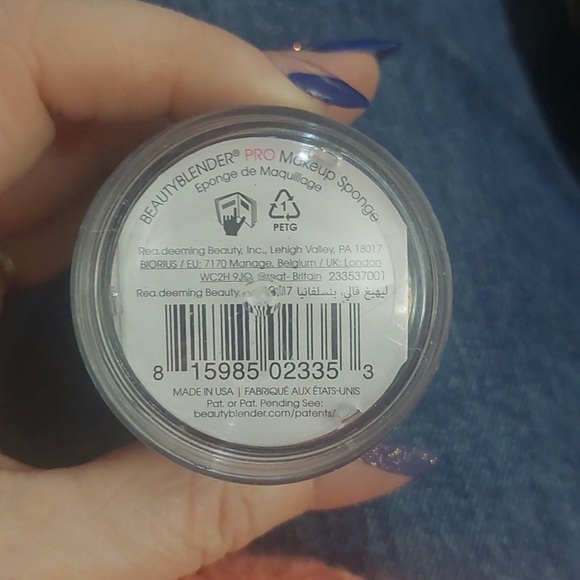 Beauty Blender Pro makeup sponge - Picture 2 of 3